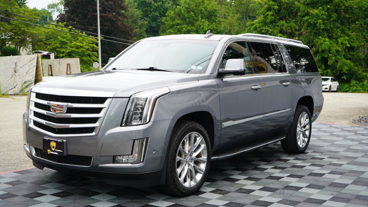 Used 2019 Cadillac Escalade ESV Luxury AWD/4WD image 26