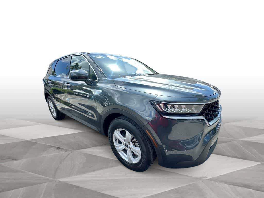 Certified 2023 Kia Sorento LX FWD image 2