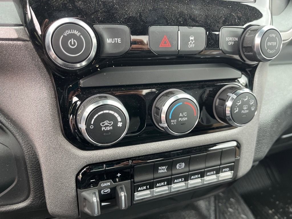 Used 2025 RAM 5500 Tradesman image 29