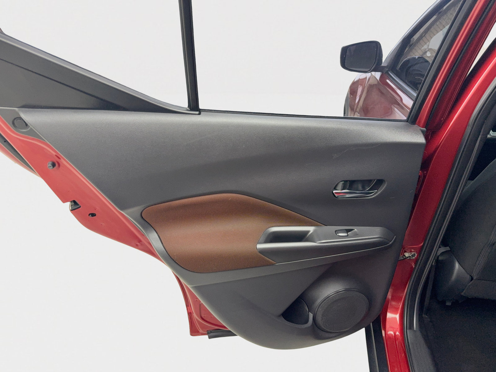 Used 2019 Nissan Kicks SR w/ Exterior Package FWD image 42