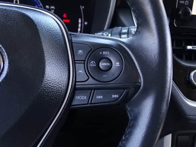 Certified 2025 Toyota Corolla Cross XLE w/ Convenience Package FWD image 37