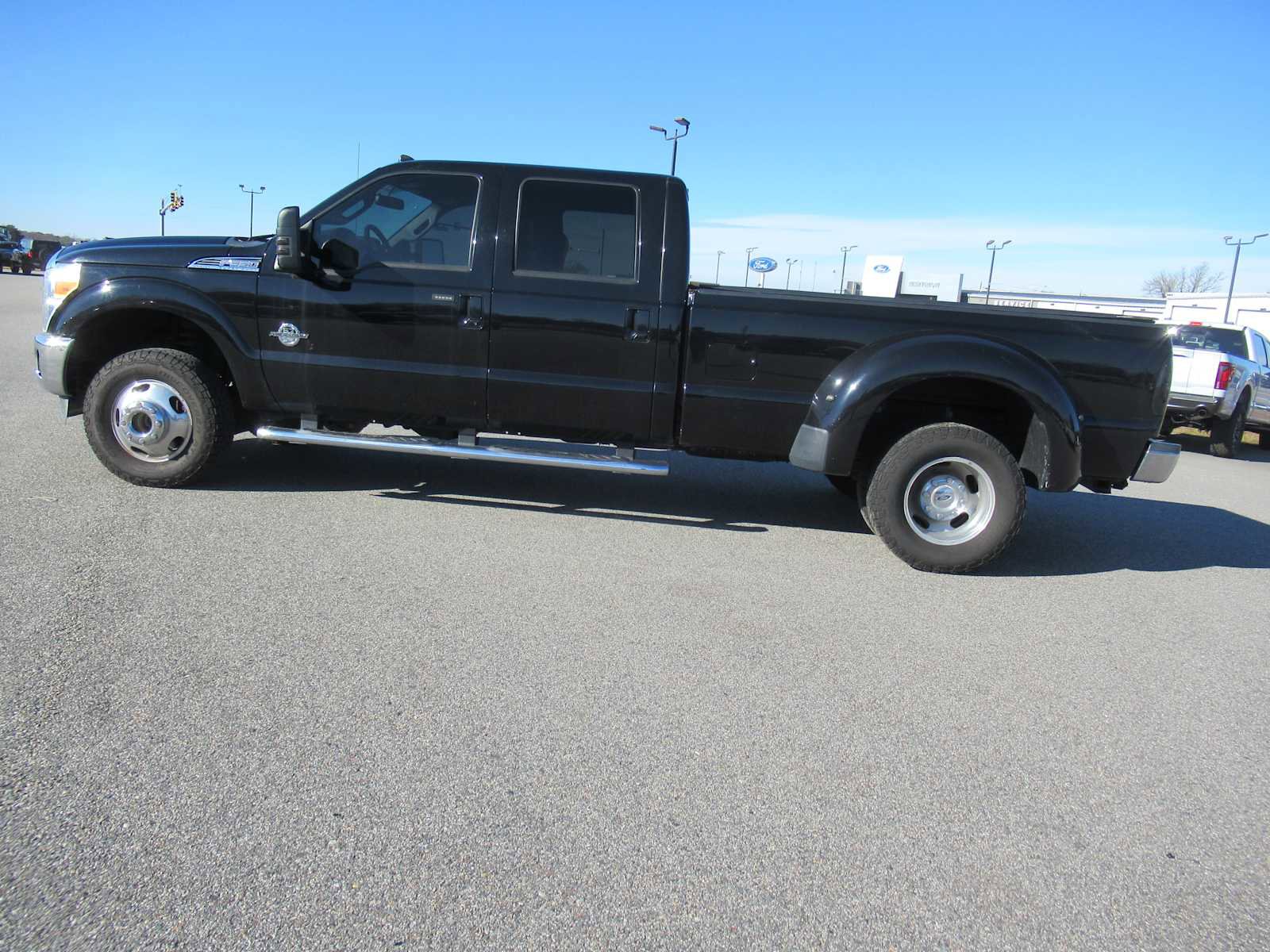Used 2016 Ford F350 Lariat w/ Lariat Interior Package image 8