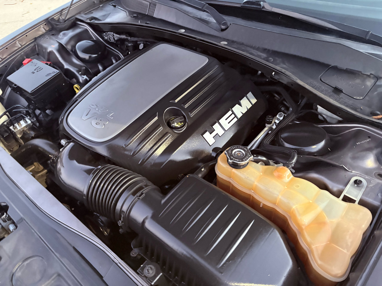 Used 2013 Chrysler 300 C image 40