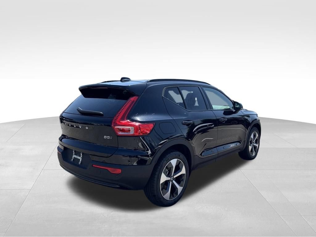 New 2026 Volvo XC40 B5 Core w/ Protection Package Premier AWD/4WD image 6
