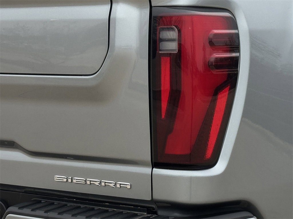 Used 2024 GMC Sierra 2500 Denali Ultimate image 11