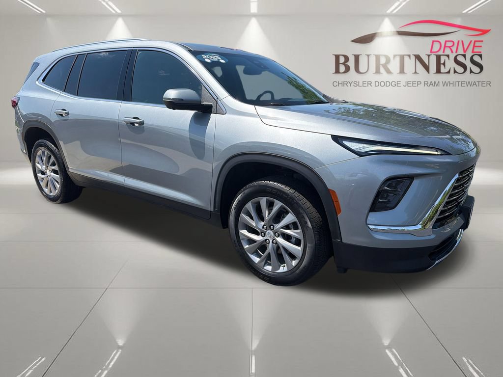 Certified 2025 Buick Enclave Preferred FWD image 13