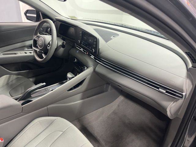 New 2026 Hyundai Elantra Sport FWD image 22