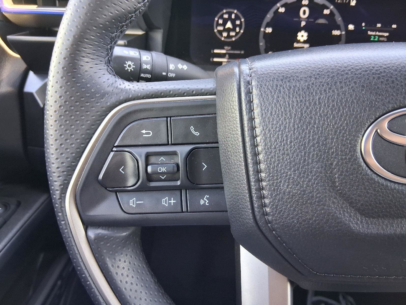 Used 2025 Toyota 4Runner TRD Off-Road Premium AWD/4WD image 39