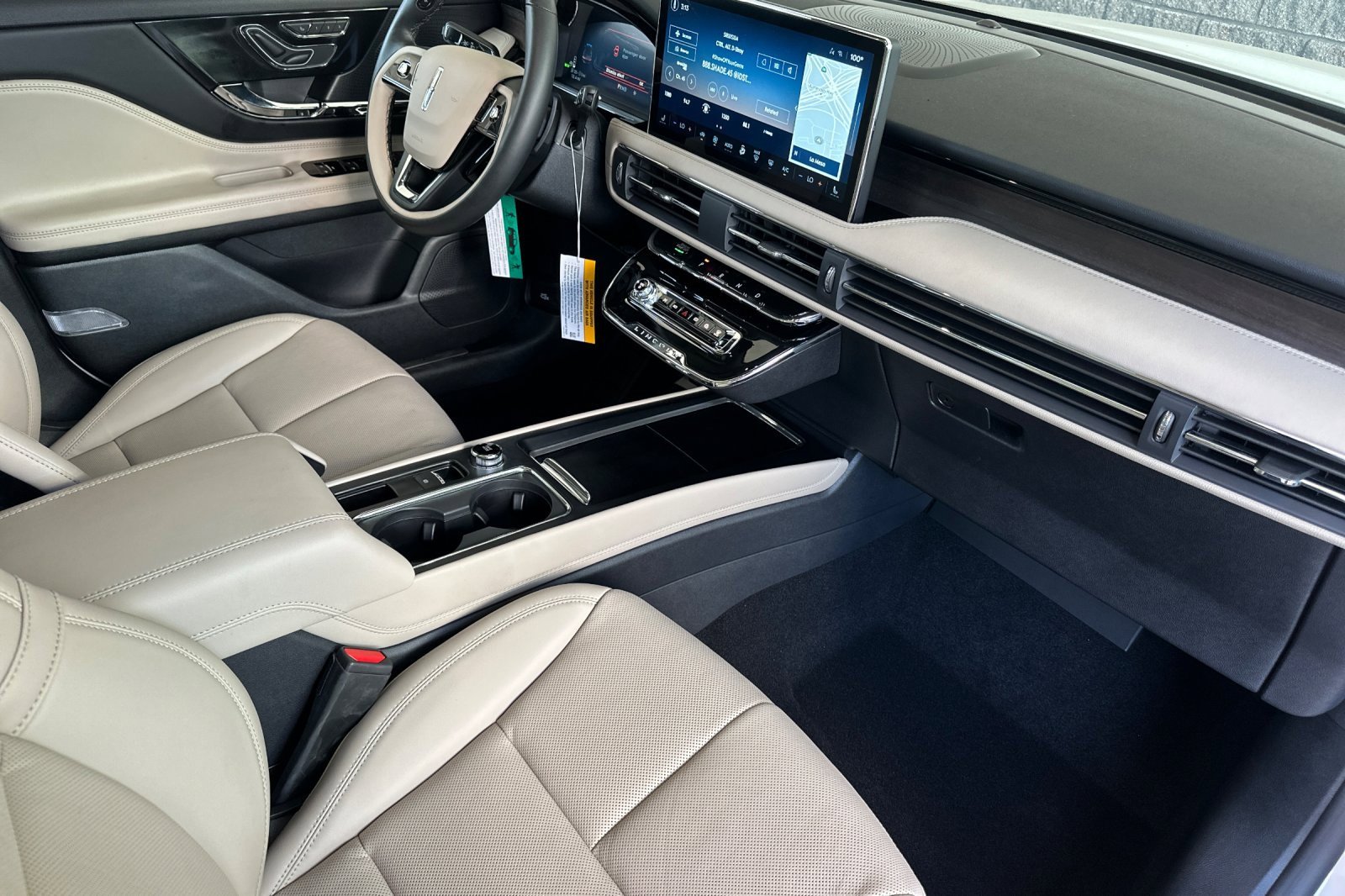 New 2025 Lincoln Corsair Grand Touring image 15