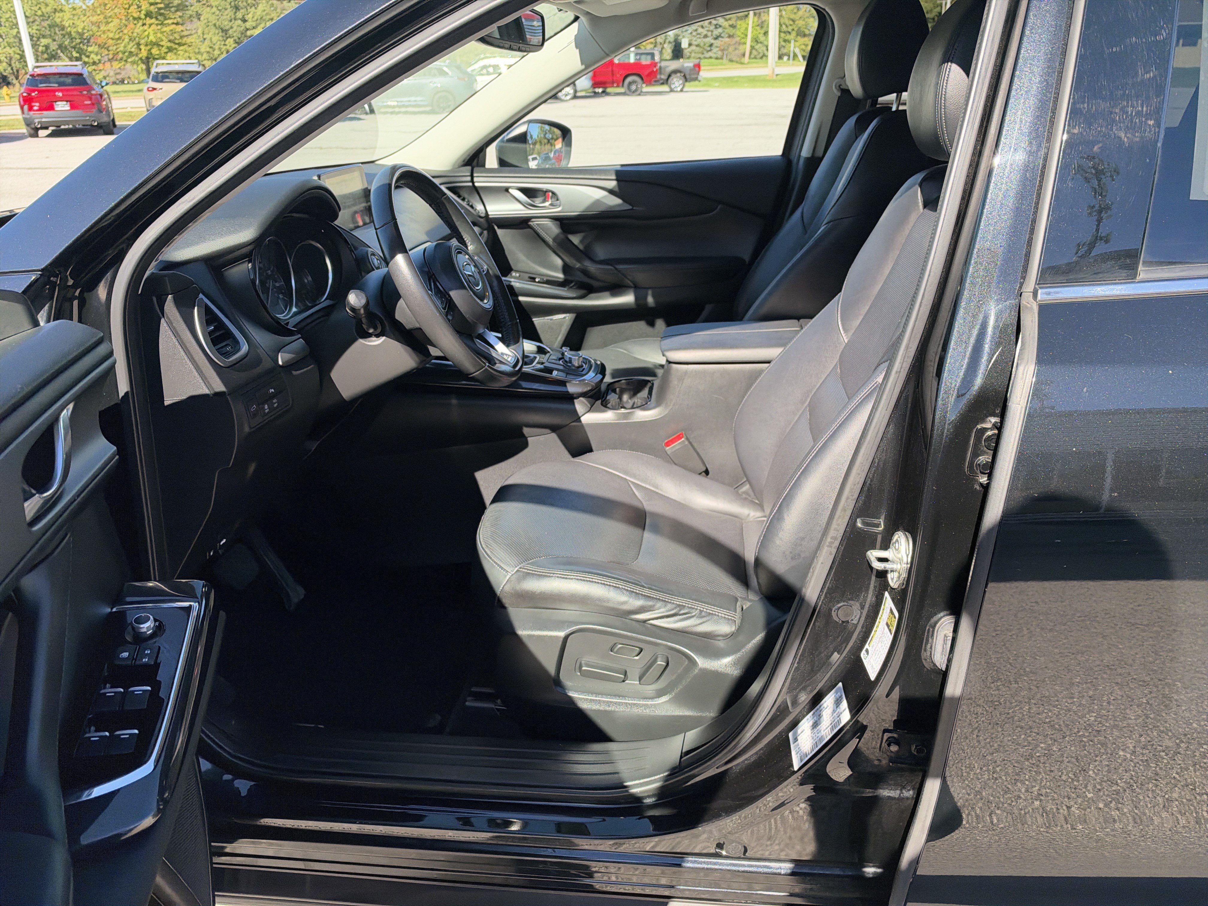 Used 2018 MAZDA CX-9 Touring w/ Touring Premium Package AWD/4WD image 12