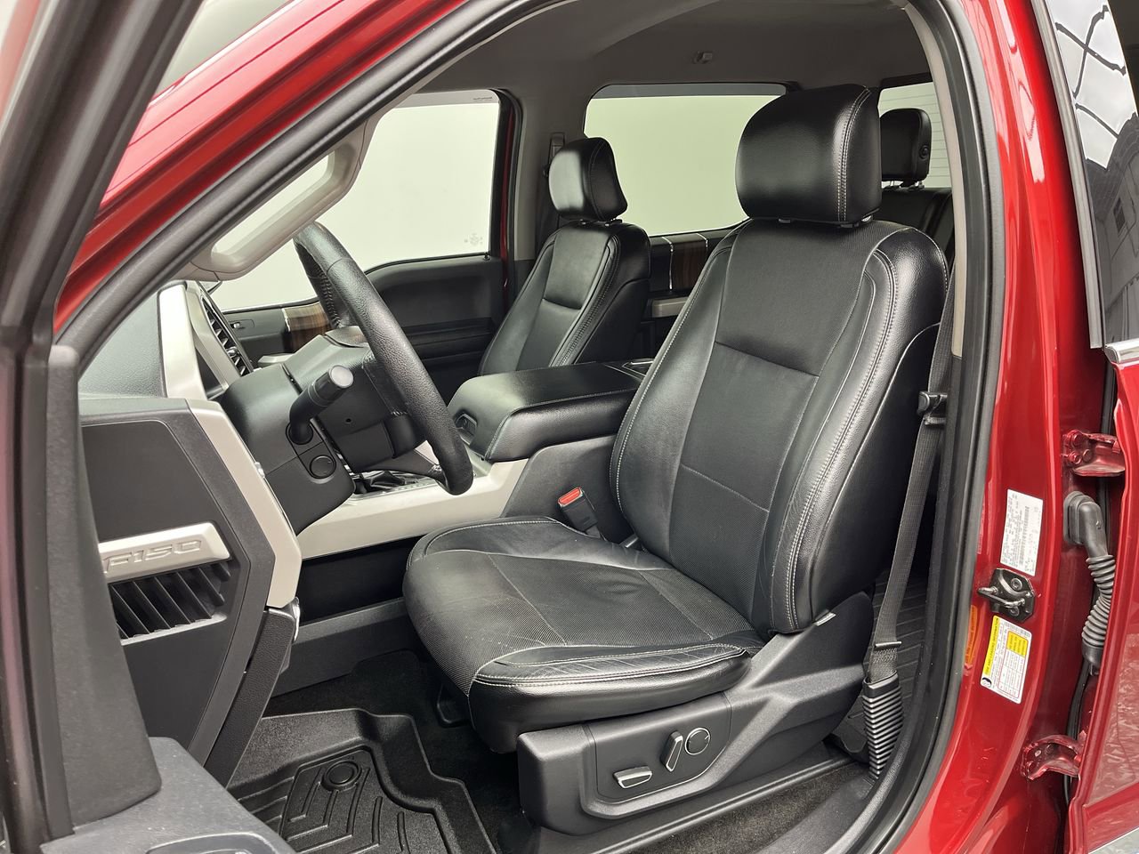 Used 2015 Ford F150 Lariat w/ Equipment Group 502A Luxury AWD/4WD image 11