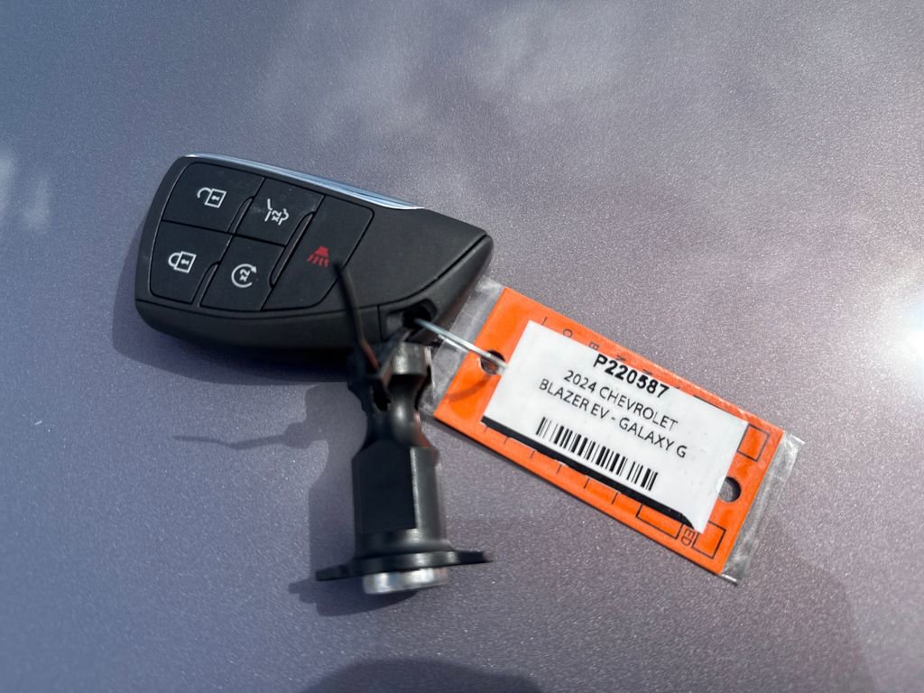 Used 2024 Chevrolet Blazer EV LT image 28