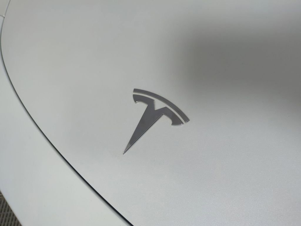 Used 2021 Tesla Model Y Long Range image 13
