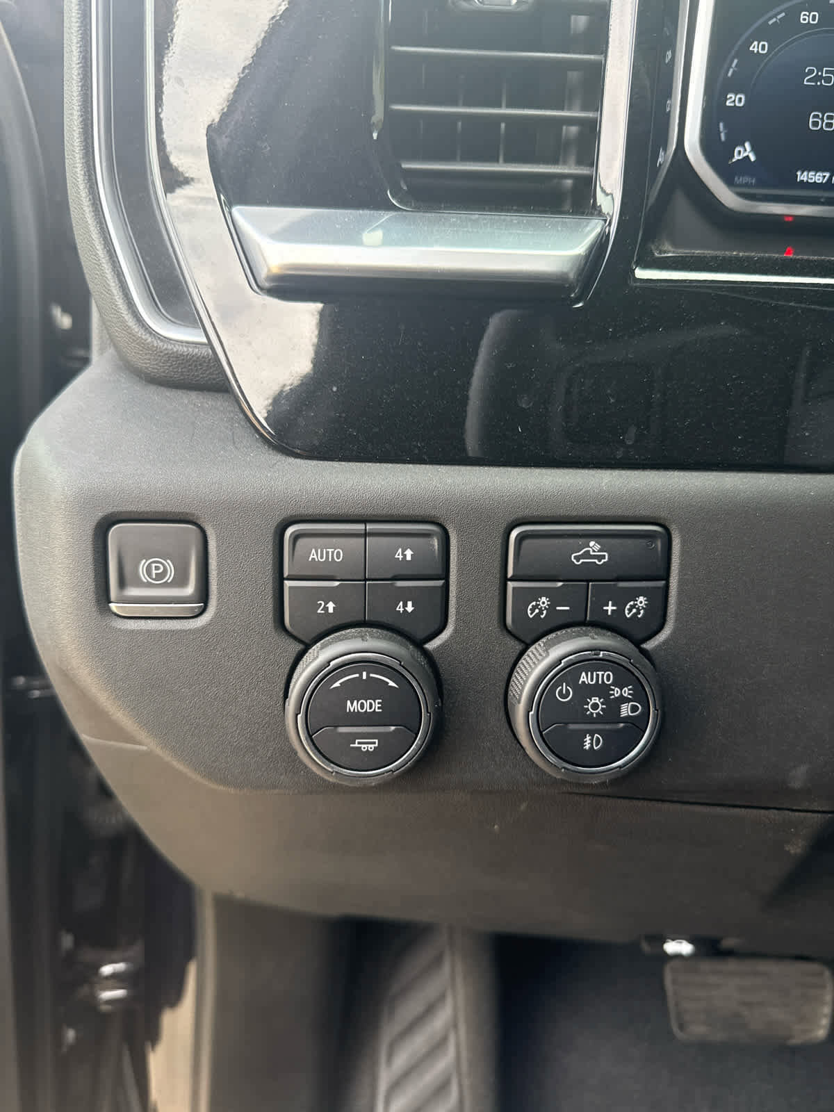 Used 2022 Chevrolet Silverado 1500 RST w/ Z71 Off-Road Package image 23