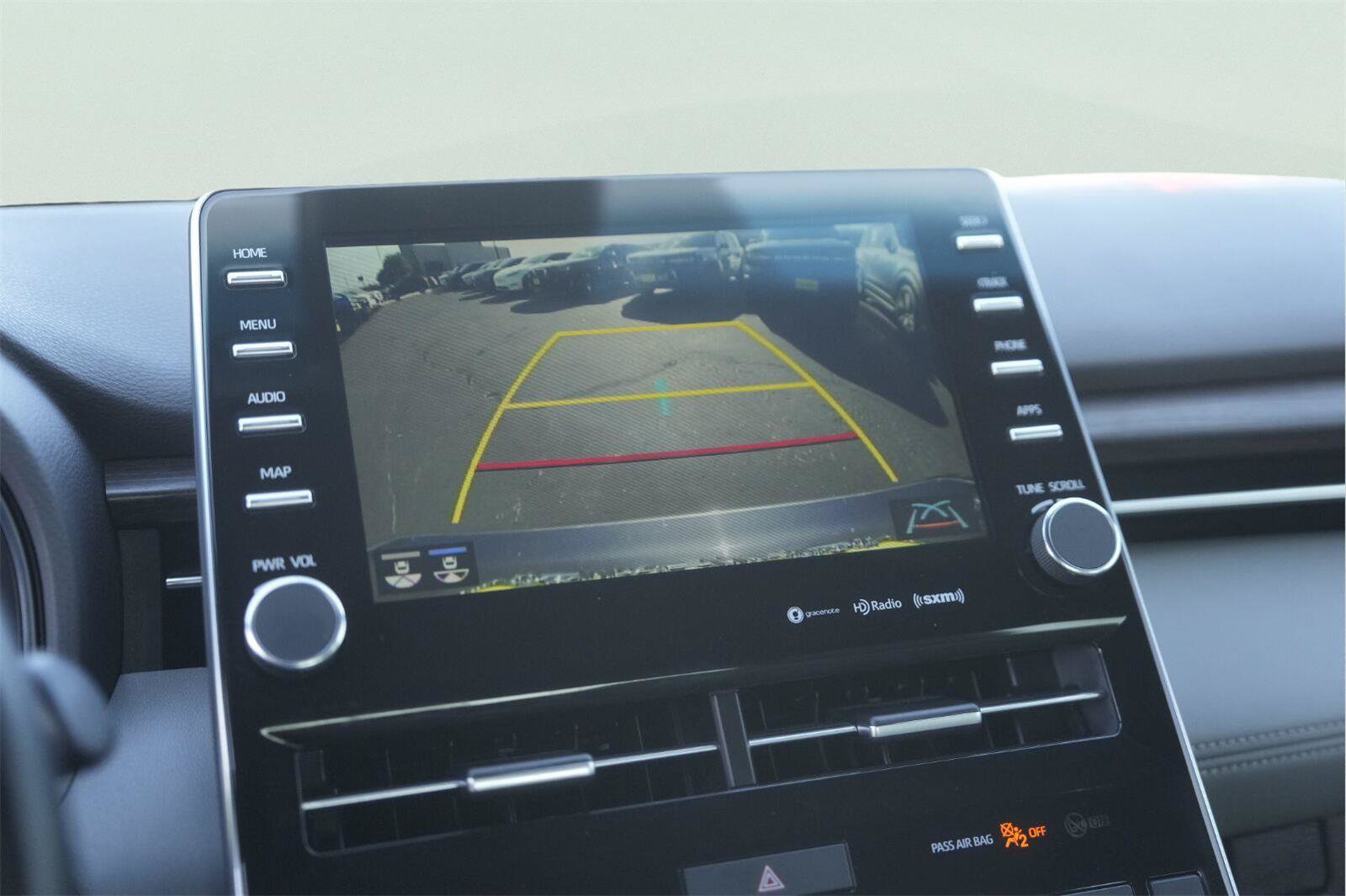 Used 2019 Toyota Avalon XLE w/ Moonroof Package FWD image 28