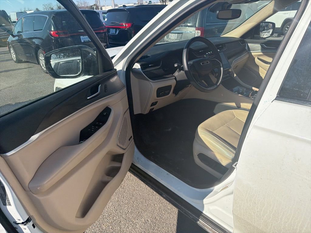 Used 2022 Jeep Grand Cherokee L Limited image 18