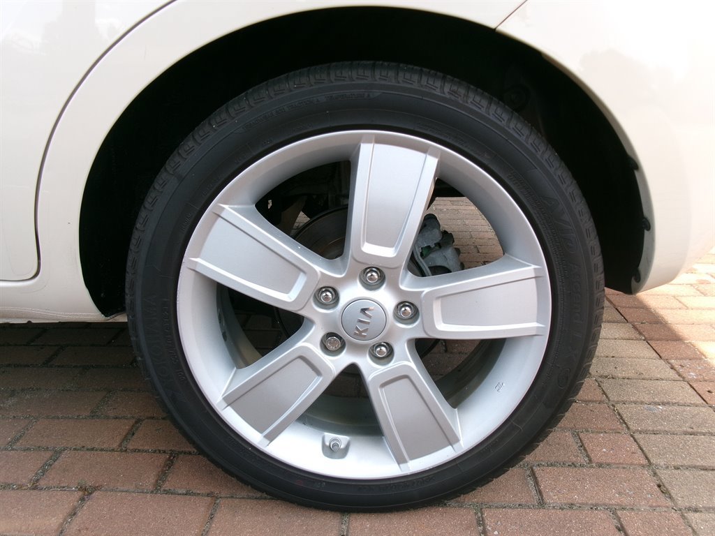 Used 2011 Kia Soul ! FWD image 35