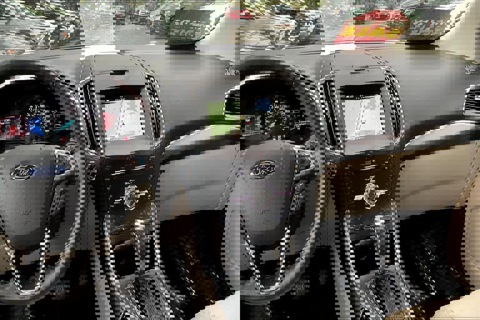 Used 2017 Ford Edge Titanium w/ Equipment Group 301A FWD image 7