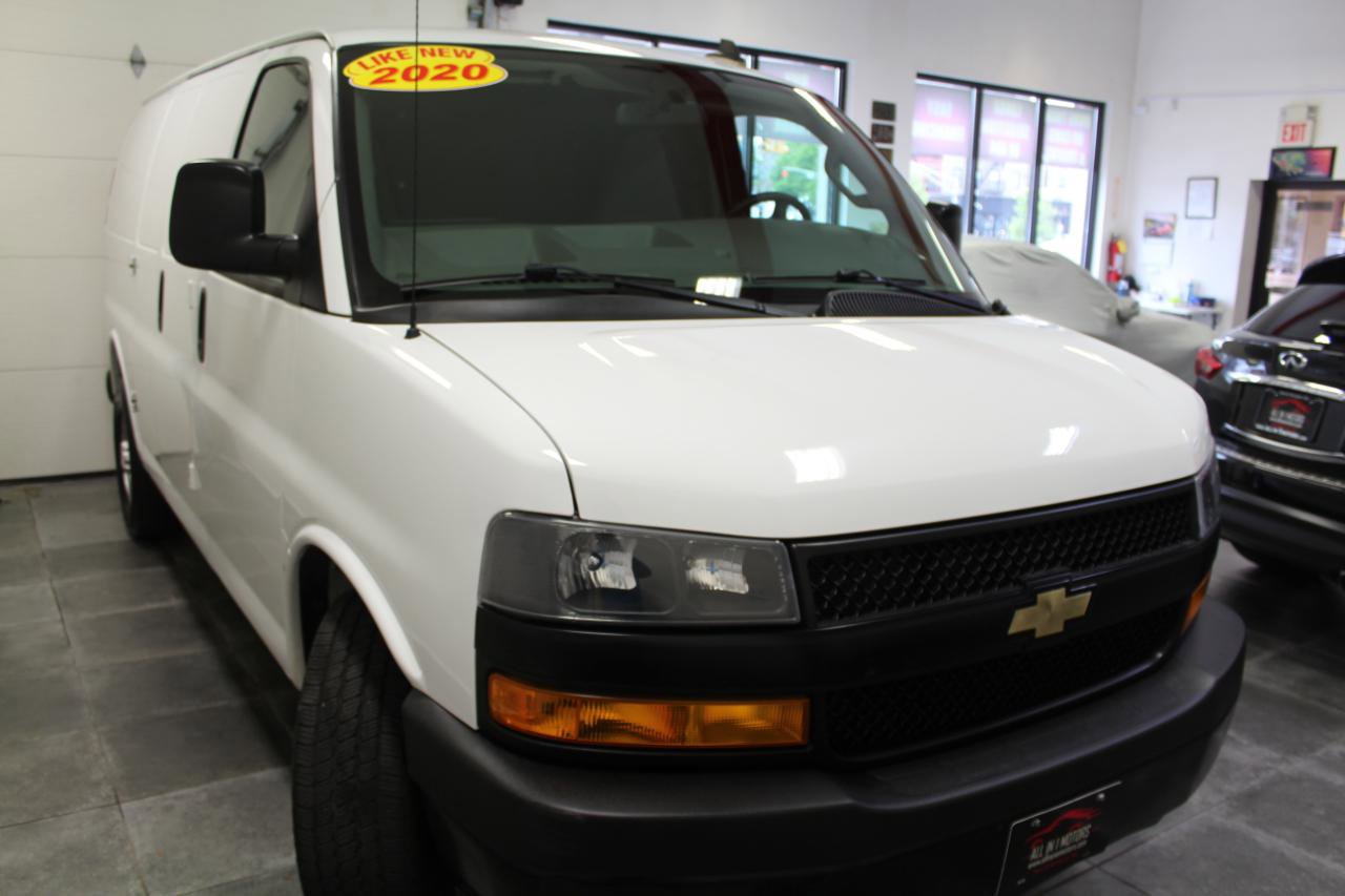 Used 2020 Chevrolet Express 2500 RWD image 3