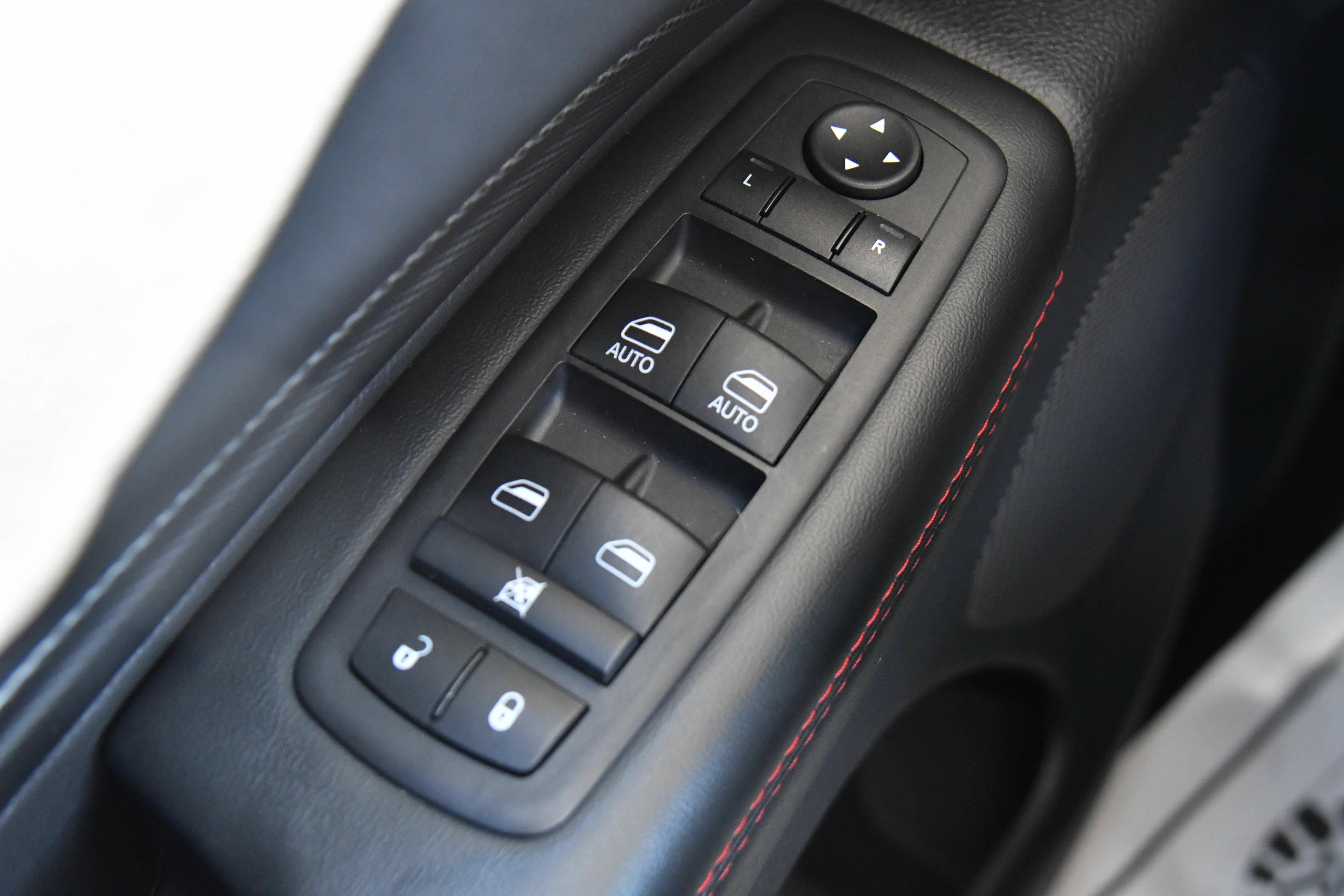 Used 2025 Dodge Durango GT AWD/4WD image 36