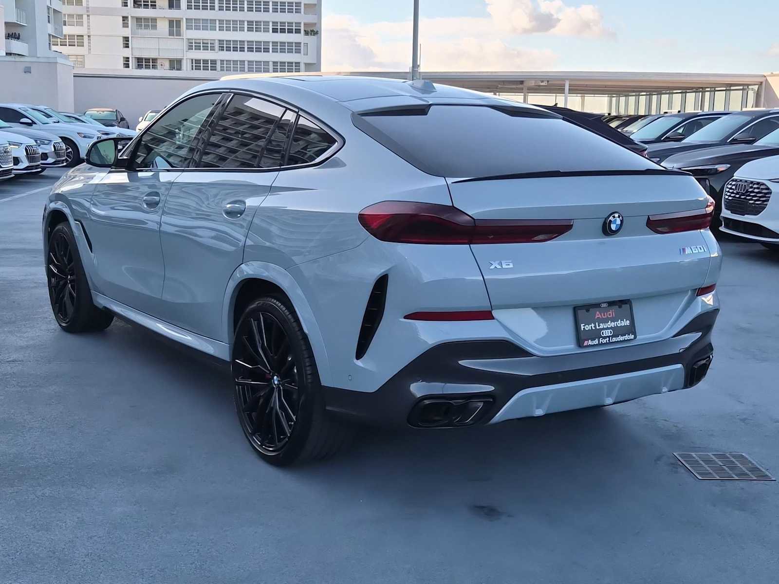 Used 2024 BMW X6 M60i image 4