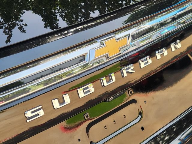 Used 2021 Chevrolet Suburban Premier w/ Premium Package RWD image 9