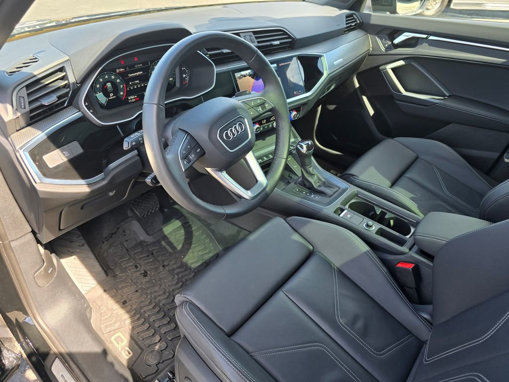 Used 2025 Audi Q3 2.0T Premium w/ Convenience Package image 9