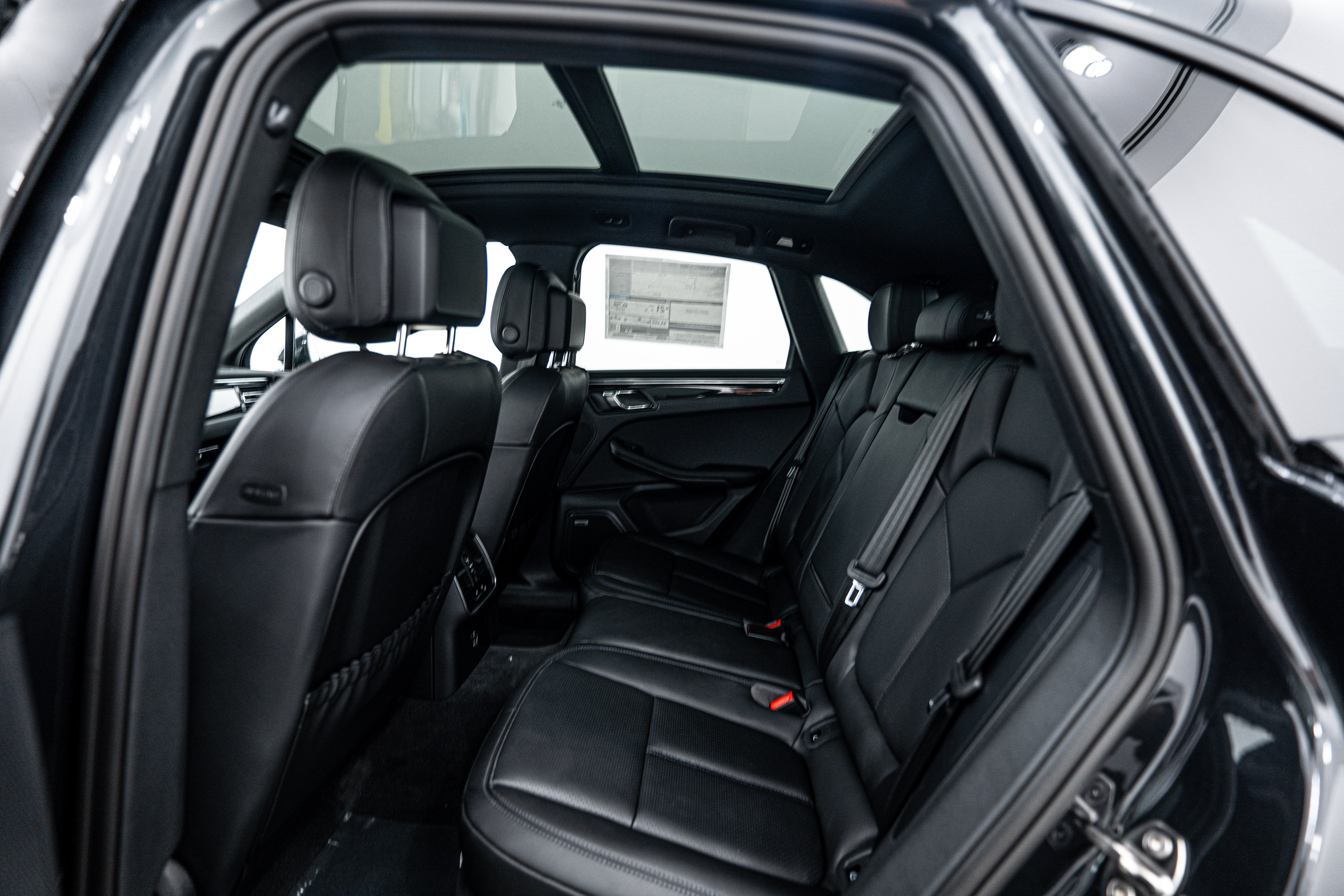 New 2025 Porsche Macan image 21