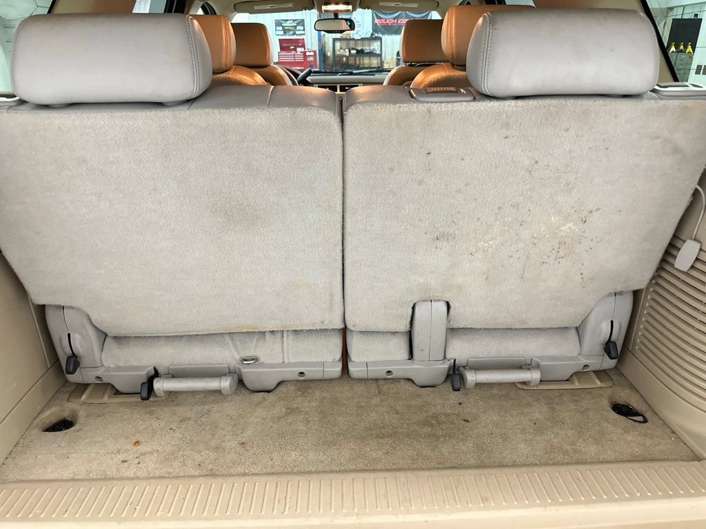 Used 2007 GMC Yukon SLT w/ SLT Preferred Equipment Group AWD/4WD image 14