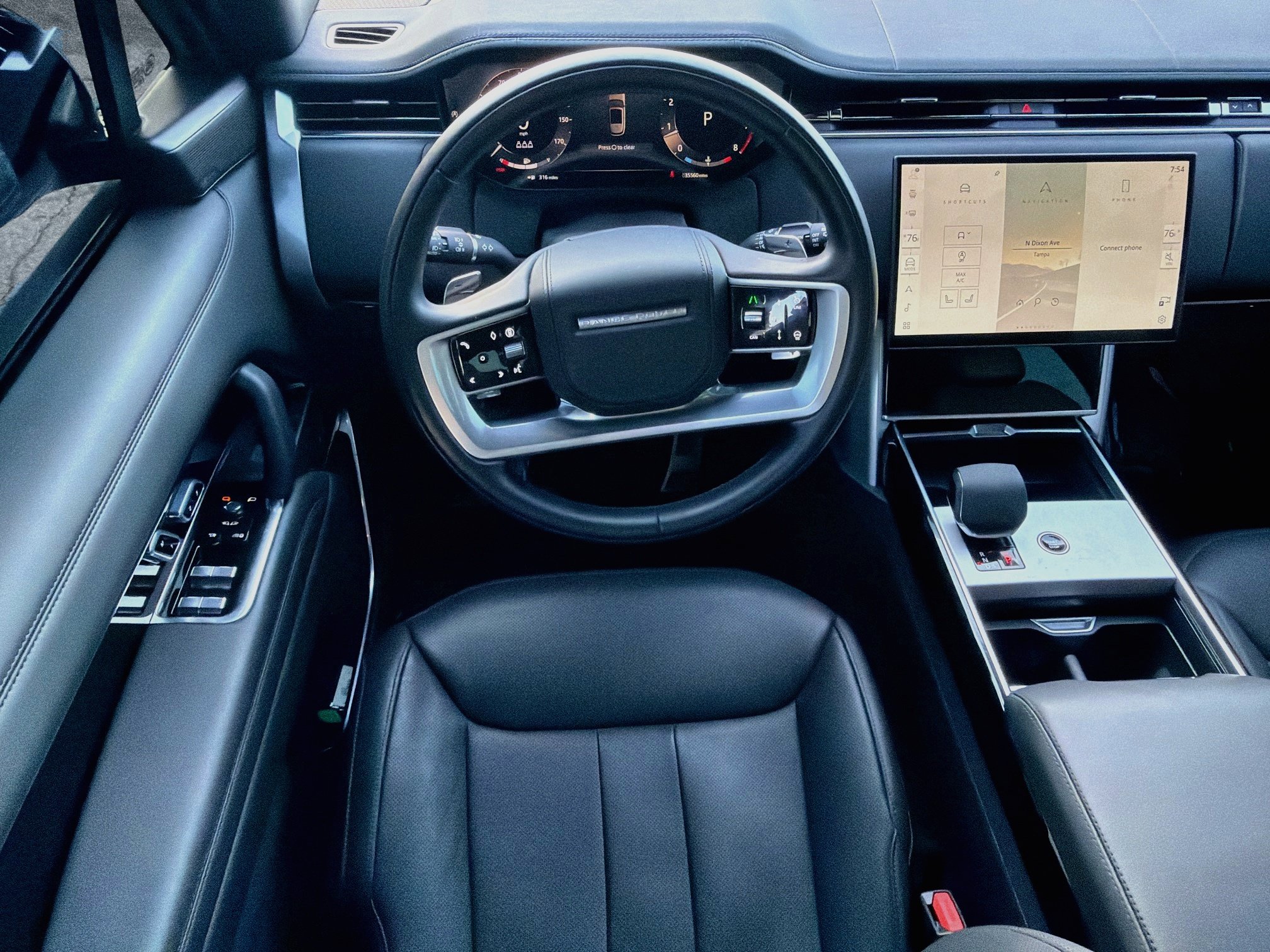 Used 2025 Land Rover Range Rover SE AWD/4WD image 18