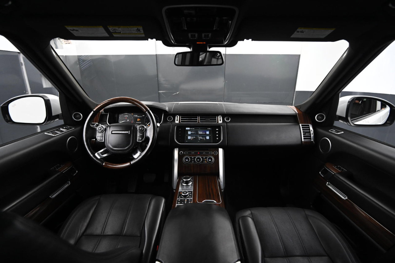 Used 2016 Land Rover Range Rover HSE image 16