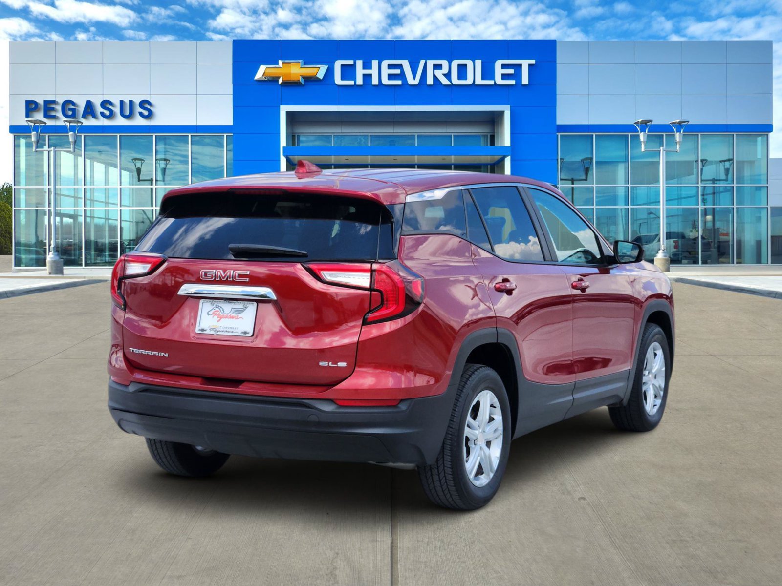 Used 2024 GMC Terrain SLE AWD/4WD image 5