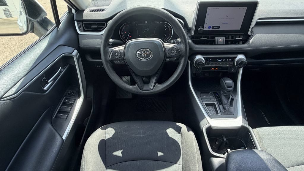 Used 2025 Toyota RAV4 XLE FWD image 9