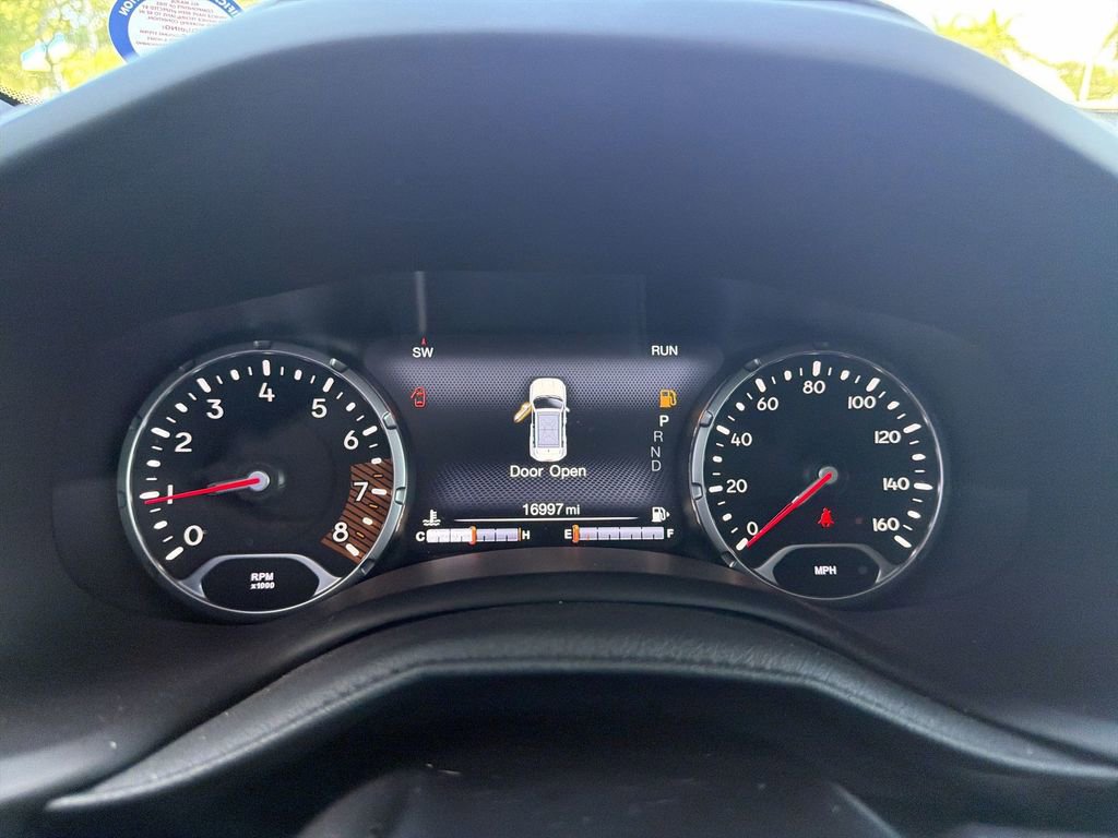 Used 2023 Jeep Renegade Latitude AWD/4WD image 25