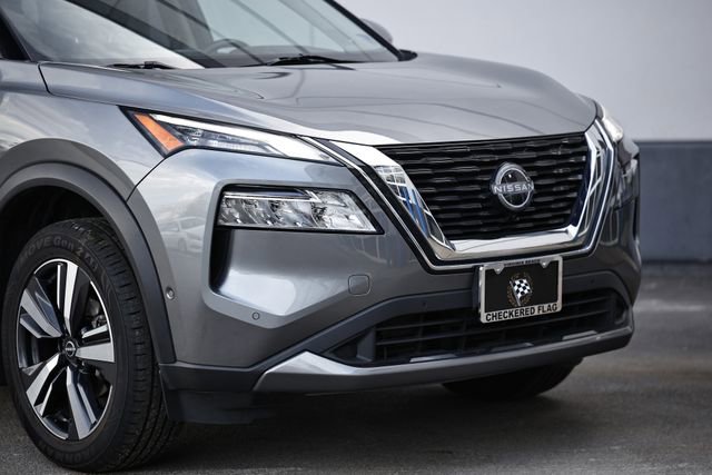 Used 2023 Nissan Rogue SL w/ SL Premium Package image 2