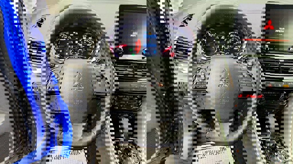 Used 2023 Mitsubishi Eclipse Cross SE image 13