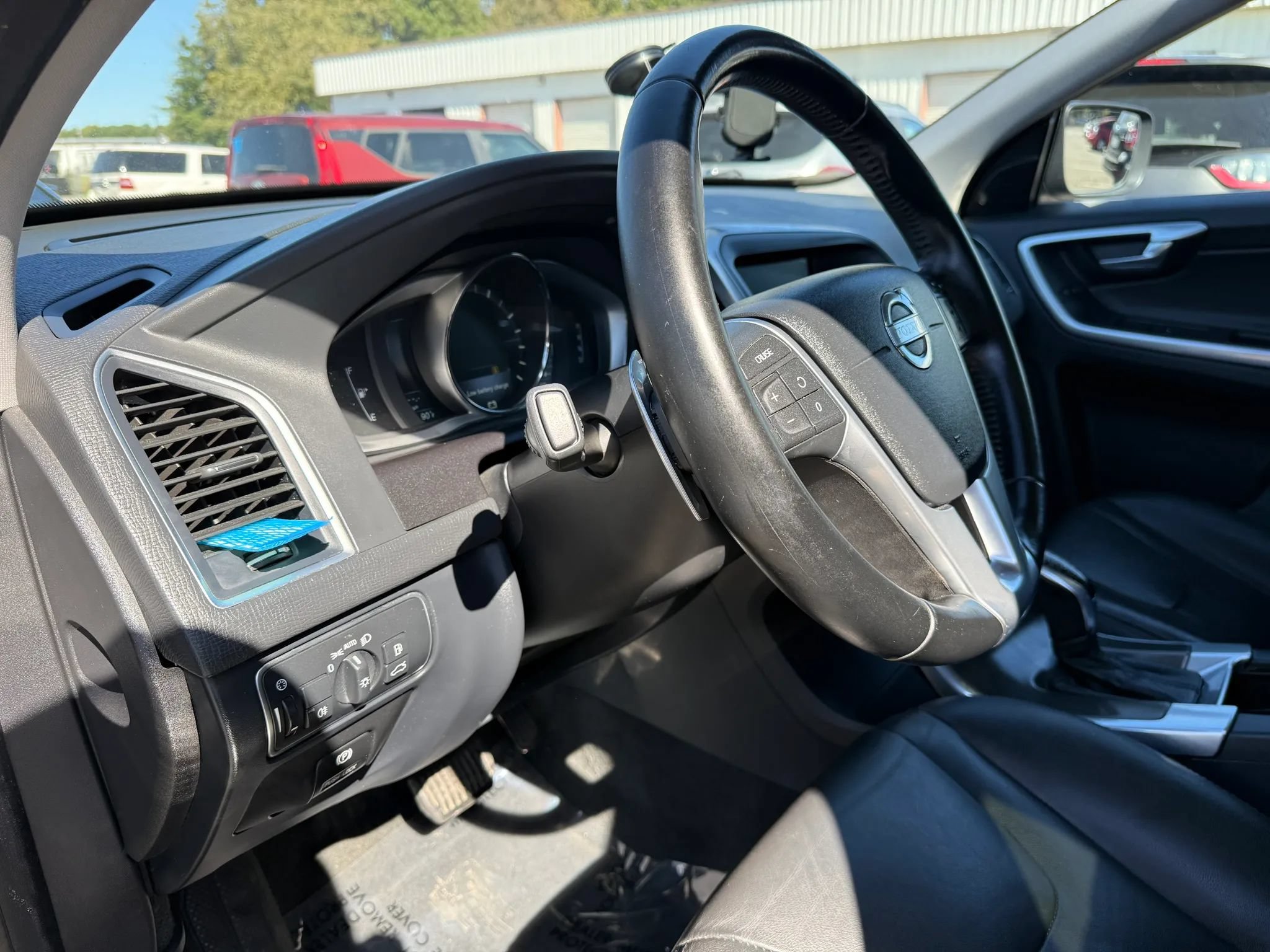 Used 2015 Volvo XC60 T6 AWD/4WD image 17