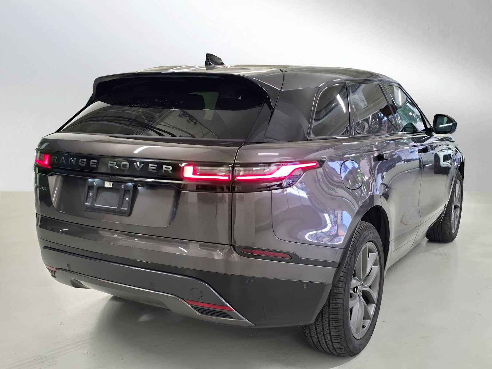 Used 2026 Land Rover Range Rover Velar Dynamic SE AWD/4WD image 5