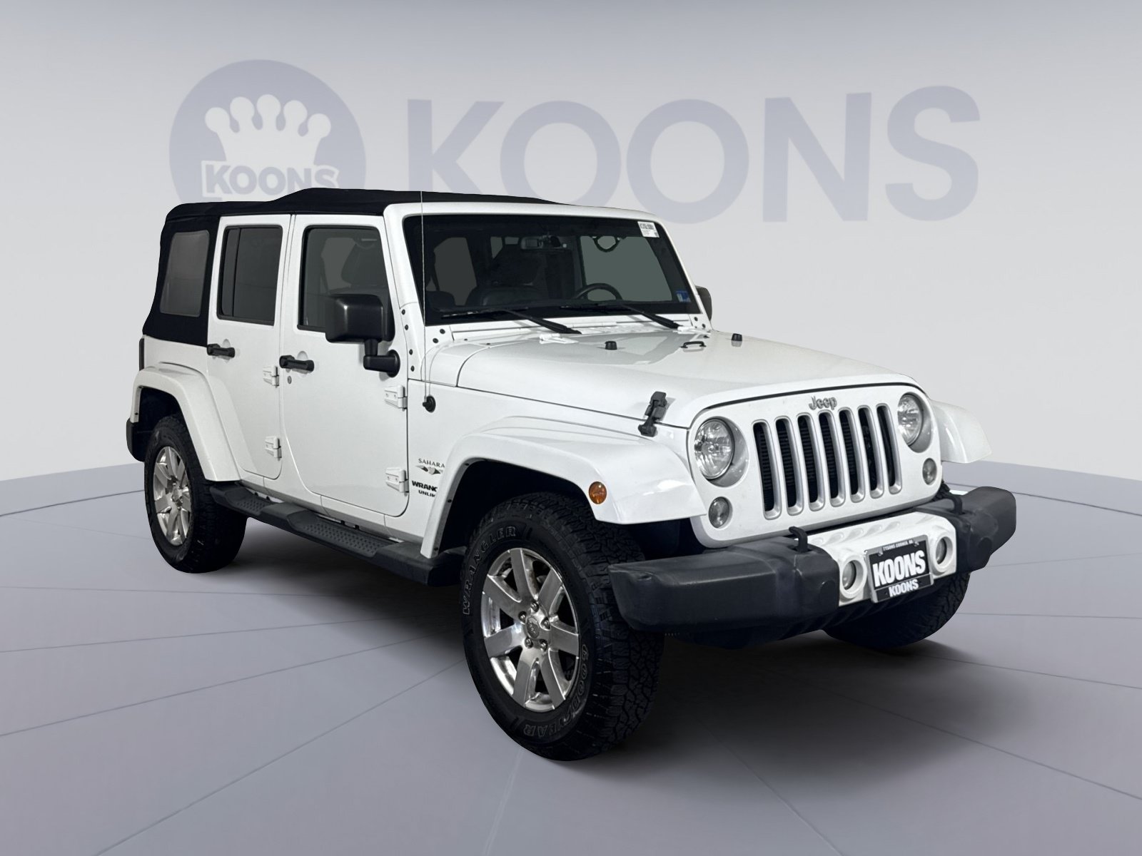 Used 2016 Jeep Wrangler Unlimited Sahara w/ Dual Top Group AWD/4WD image 10