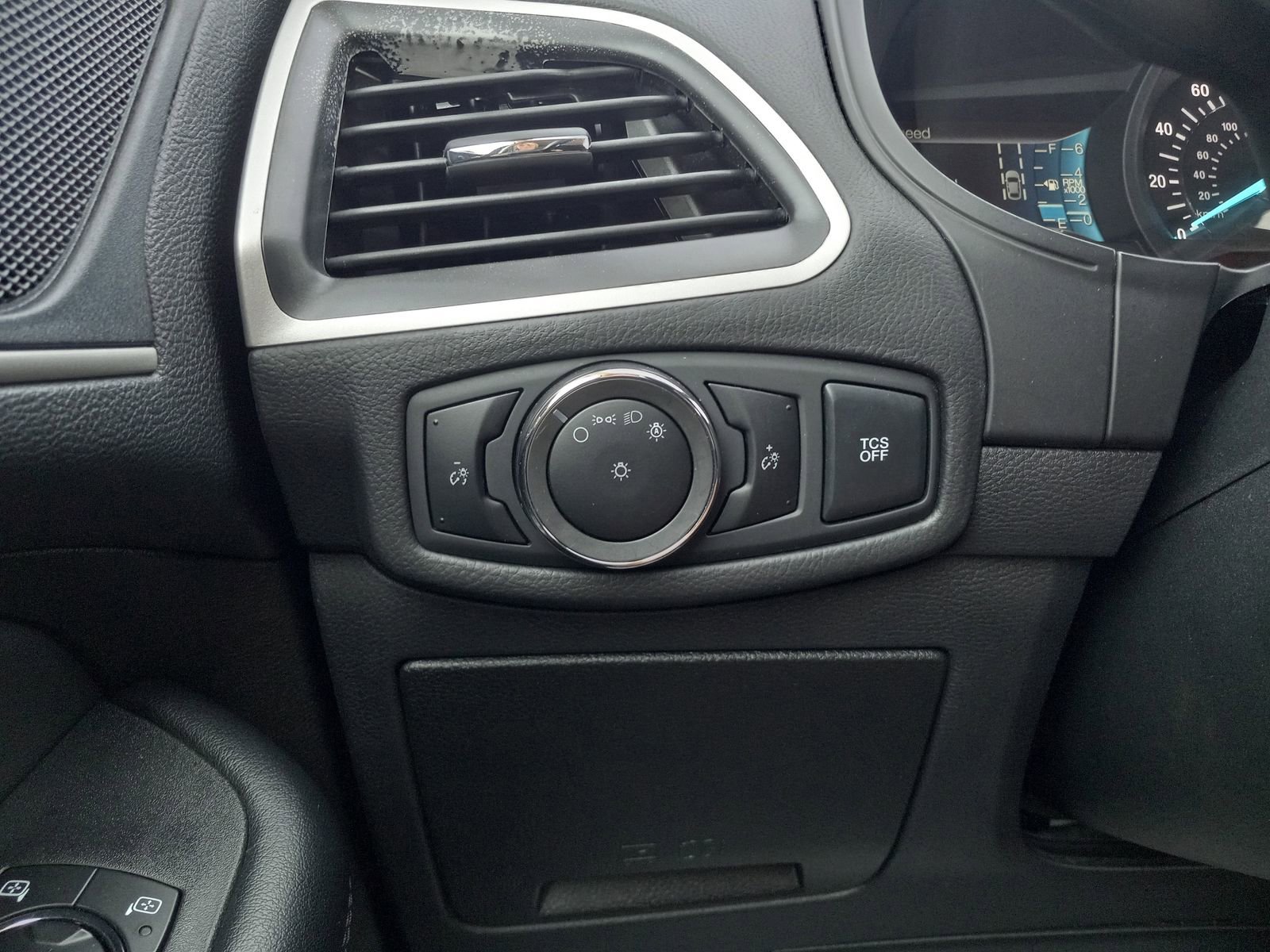 Used 2024 Ford Edge SEL image 24