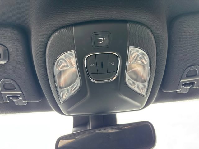Used 2023 Jeep Compass Latitude w/ Convenience Group AWD/4WD image 24