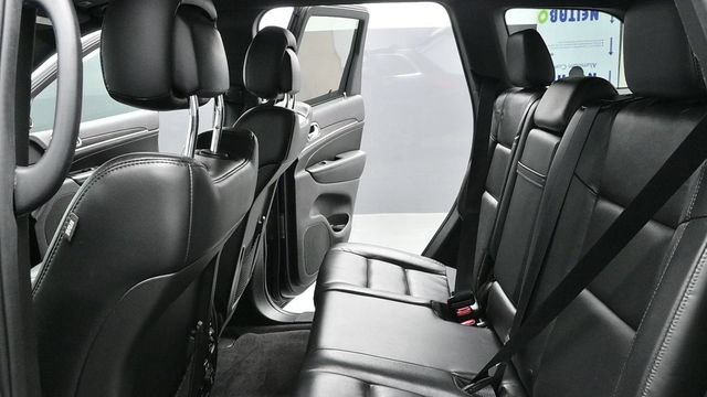 Used 2018 Jeep Grand Cherokee Limited AWD/4WD image 18