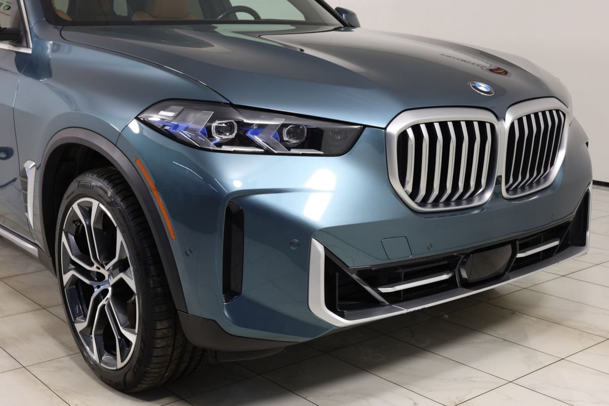 Used 2024 BMW X5 xDrive40i w/ Premium Package AWD/4WD image 37