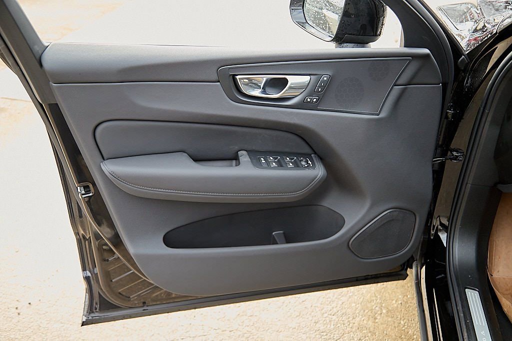 New 2026 Volvo XC60 B5 Plus w/ Protection Package Premier image 11