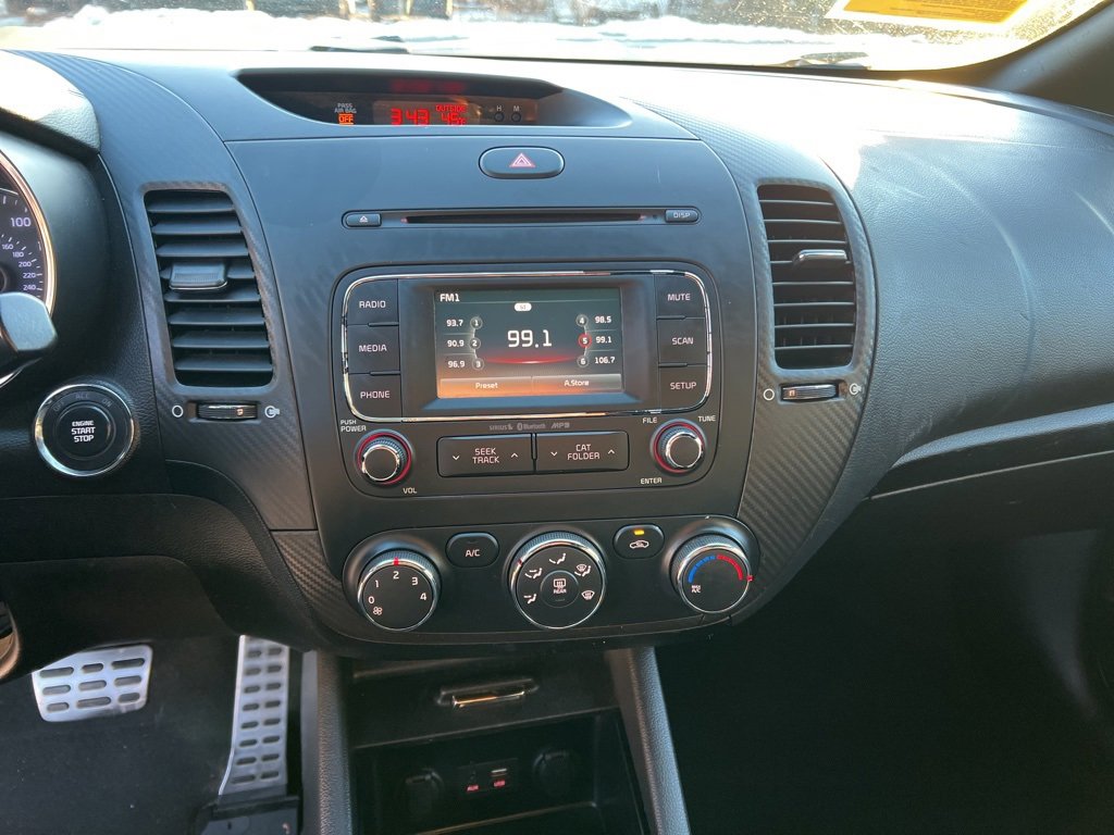 Used 2016 Kia Forte SX image 19