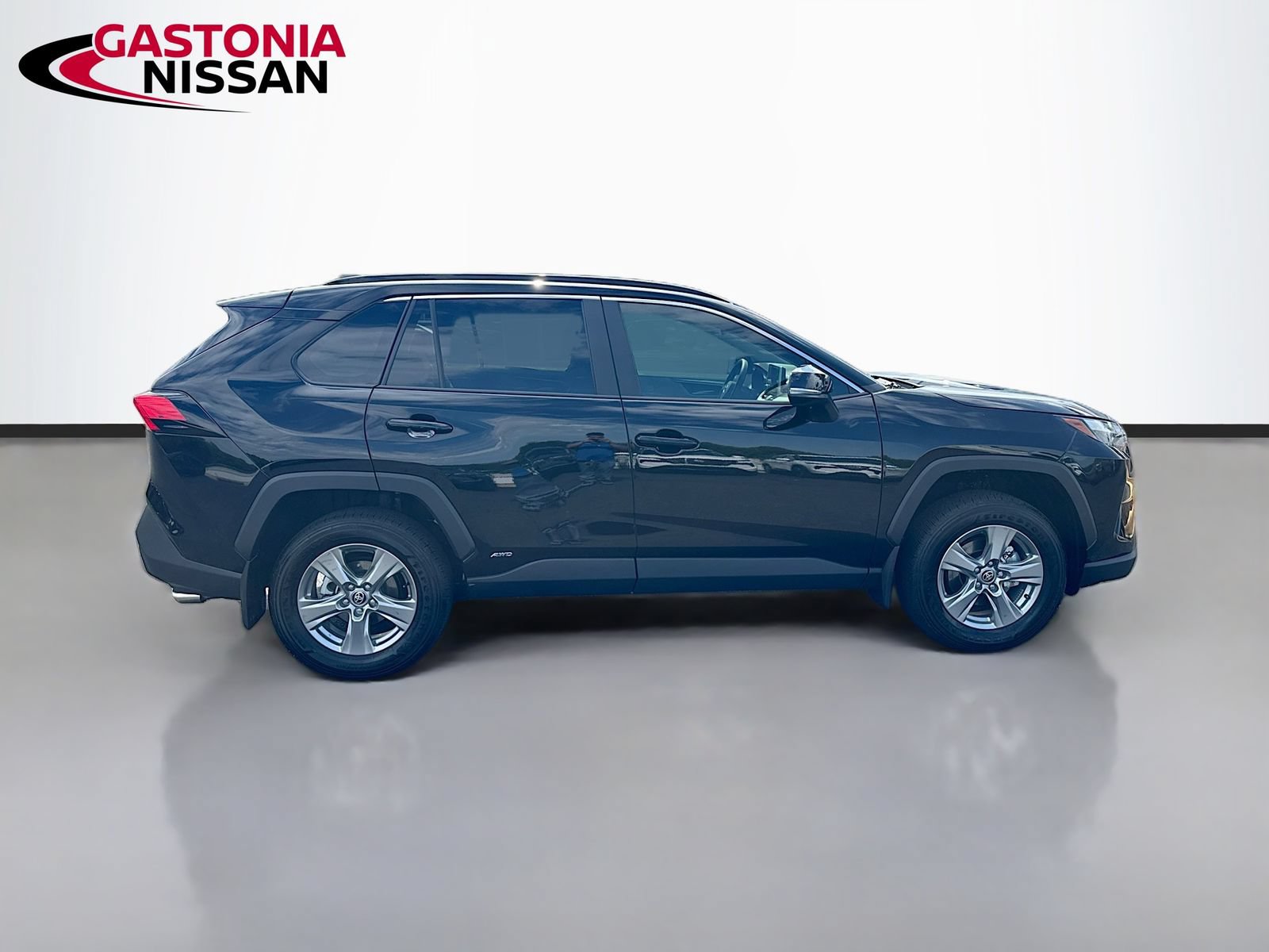 Used 2025 Toyota RAV4 XLE w/ Convenience Package AWD/4WD image 10