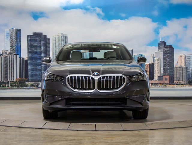 Used 2026 BMW 530i xDrive image 3