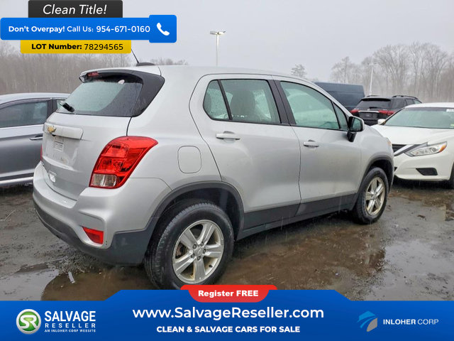 Used 2018 Chevrolet Trax LS AWD/4WD image 4