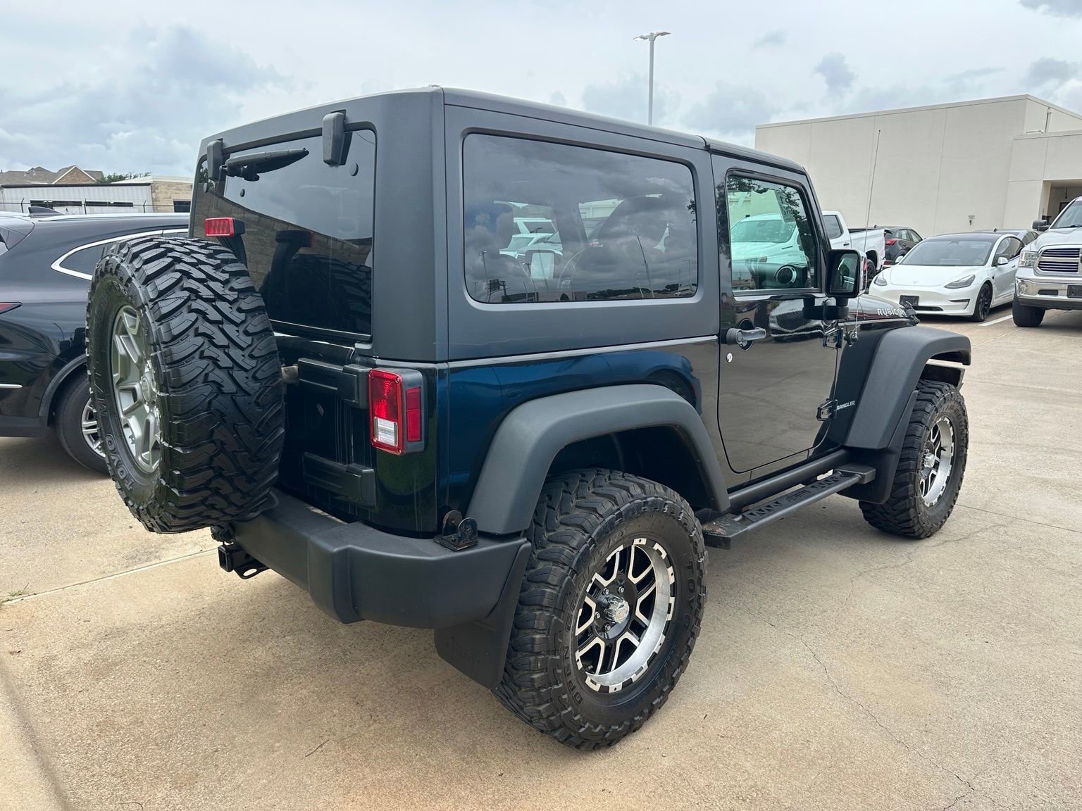 Used 2016 Jeep Wrangler Rubicon w/ Connectivity Group AWD/4WD image 5