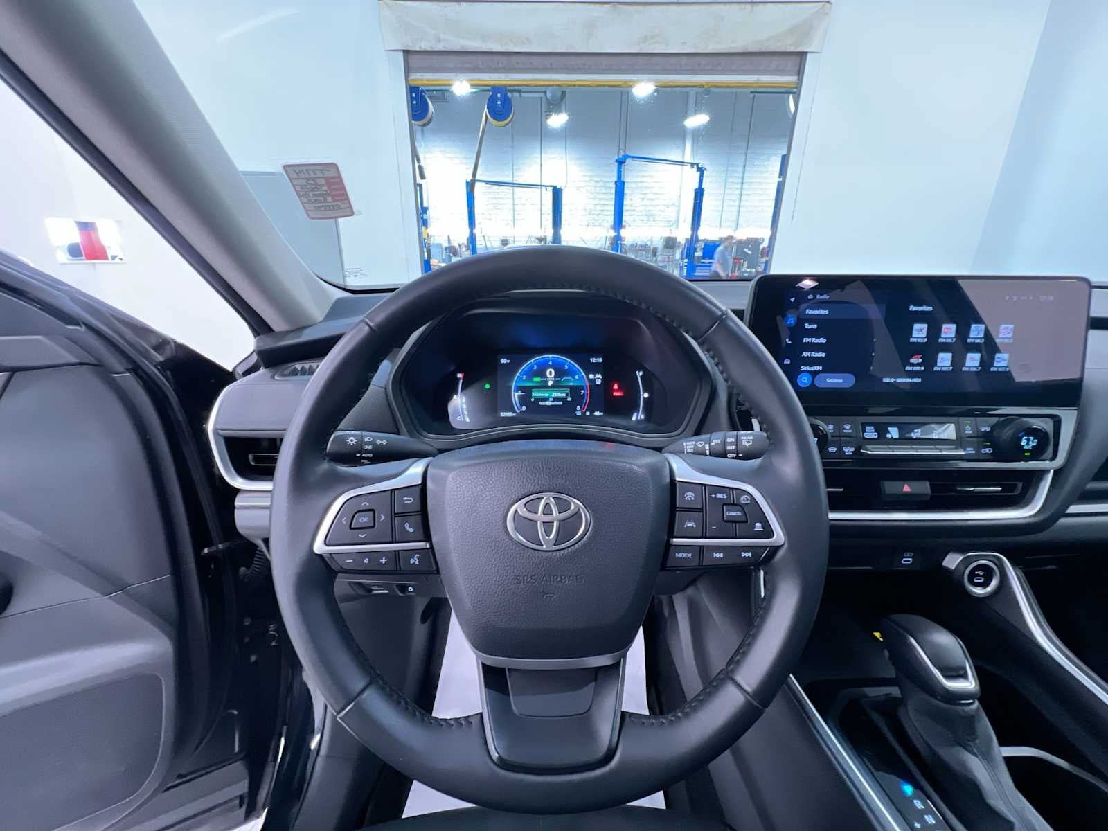 Used 2025 Toyota Grand Highlander AWD image 15